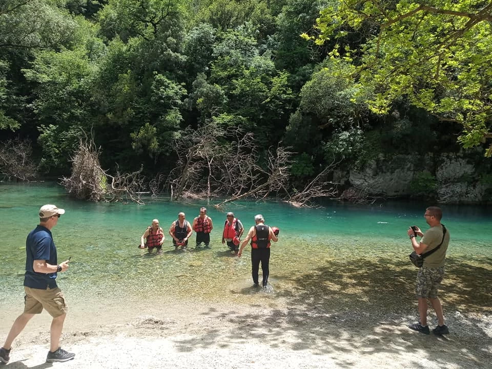 Άλλοι σε εκλογικό πυρετό και ο Καραμανλής για ράφτινγκ (ΦΩΤΟ)